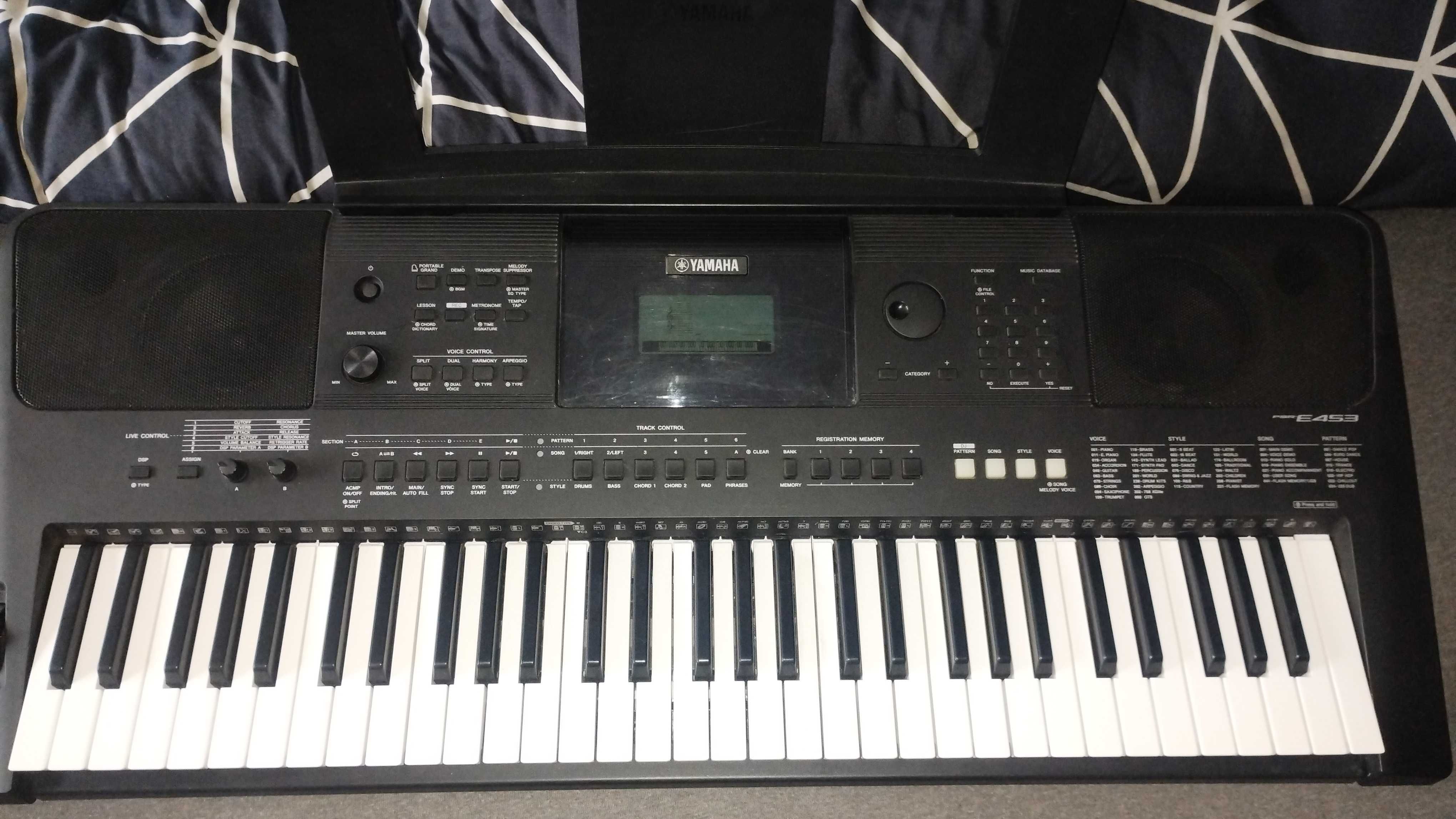 Keyboard Yamaha PSR E453 + zasilacz + instrukcje, klawisze, organy,