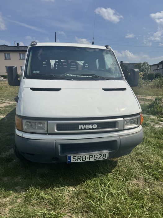 Auto do zadań specjalnych- wozi sprzęt, robotników i twoje zmartwienia