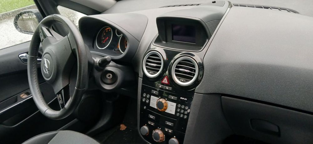 Opel Corsa D 1.2 16v Zadbany egzemplarz BEZ KOROZJI !