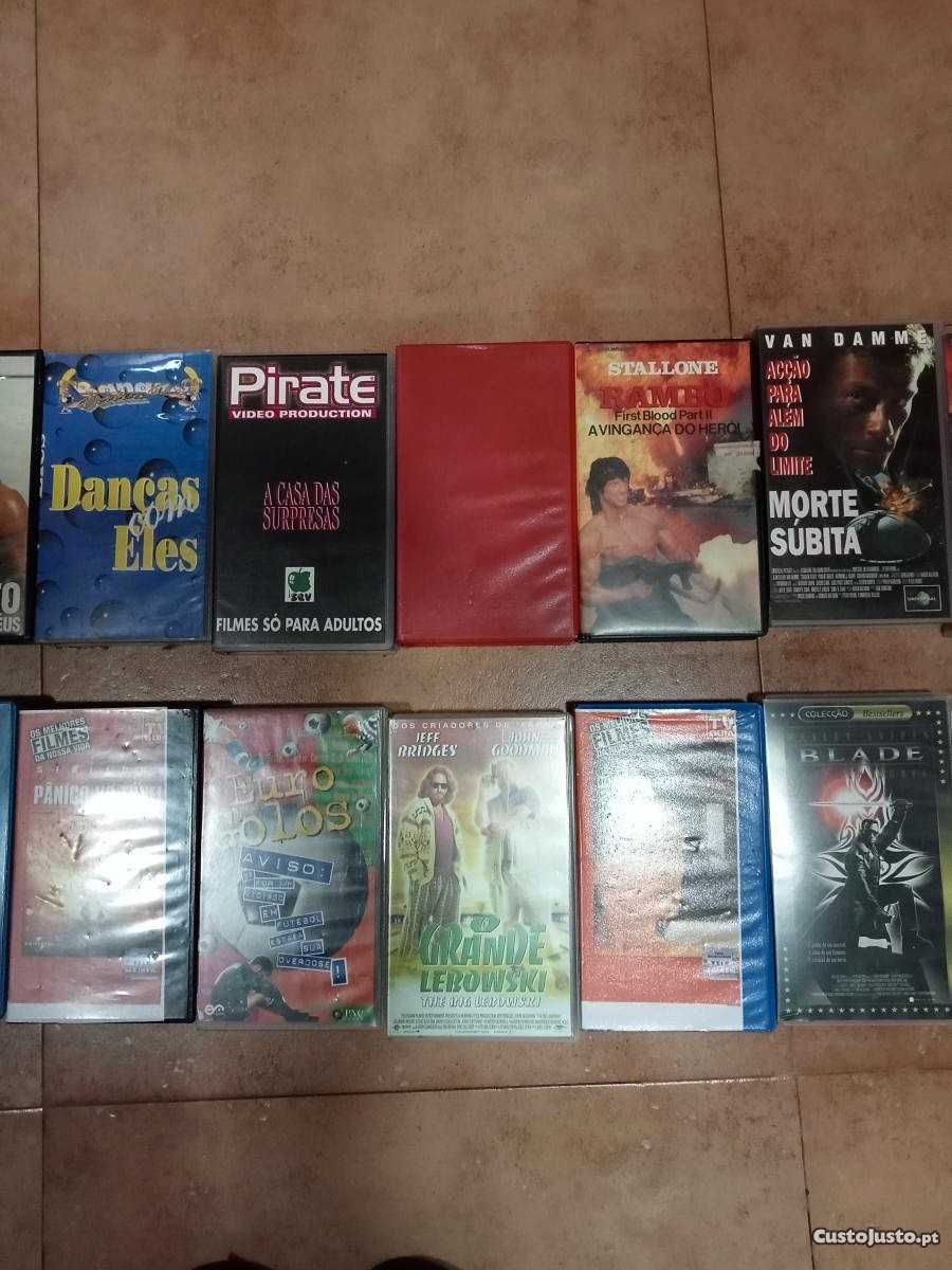 21 Cassetes de Vídeo originais, e 2 jogos originais para Playstation