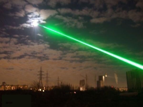 Лазерна указка Laser 303 green з насадкою

Ця потужна лазерна указка о