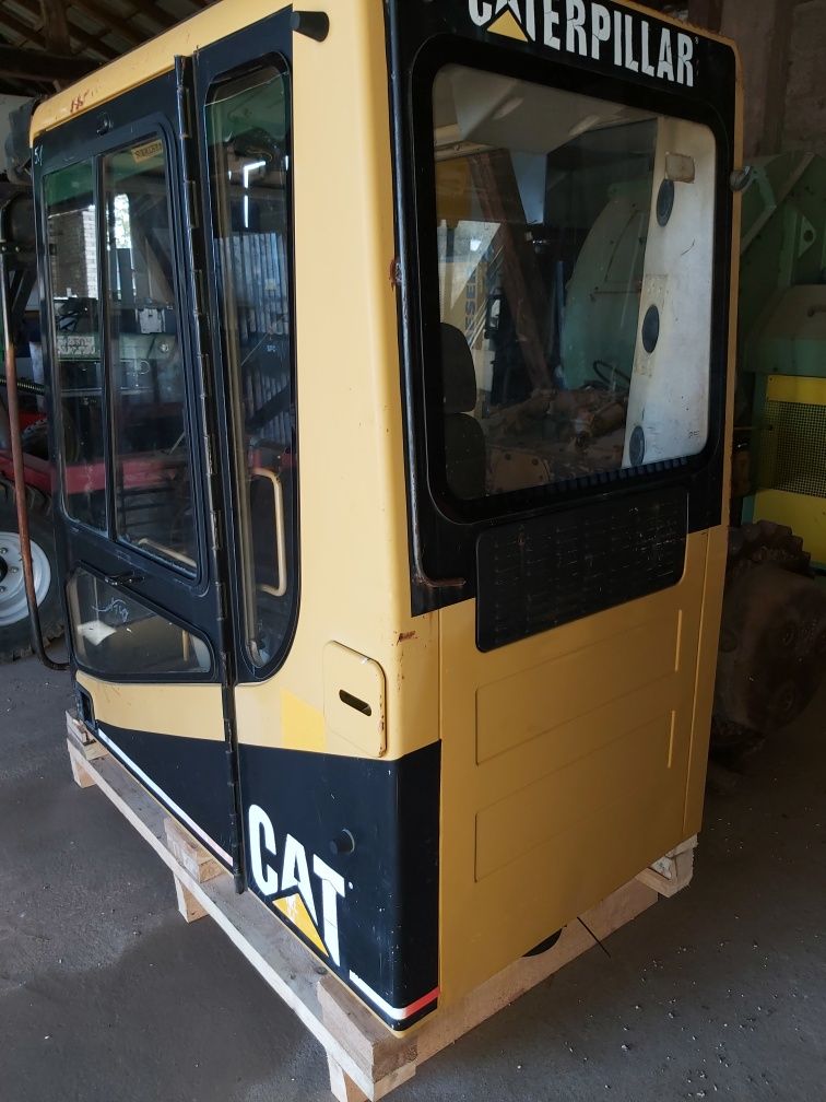 Kabina Cat 315, szyba - części