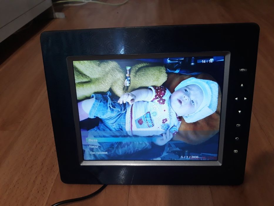 Фоторамка Цифровая Samsung SPF-85 h для просмотра фотографий и видео