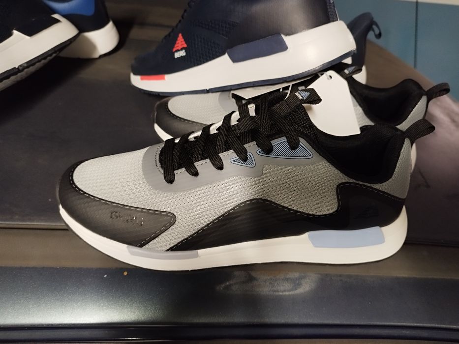 Ténis BERG NOVOS cinza e preto tamanho 42