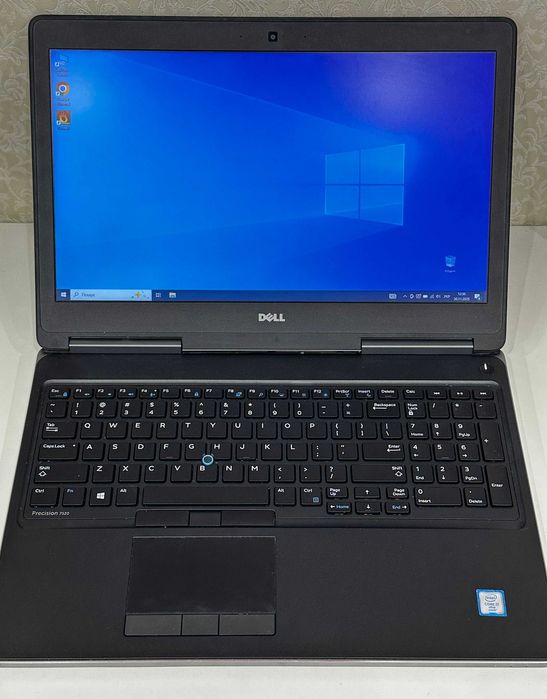 Ігровий 15.6" FHD Dell Precision 7520 i7 6820HQ RAM 16Gb/250Gb M2200M