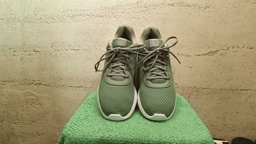 NIKE TANJUN EASE ON r.42 jak nowe stan idealny