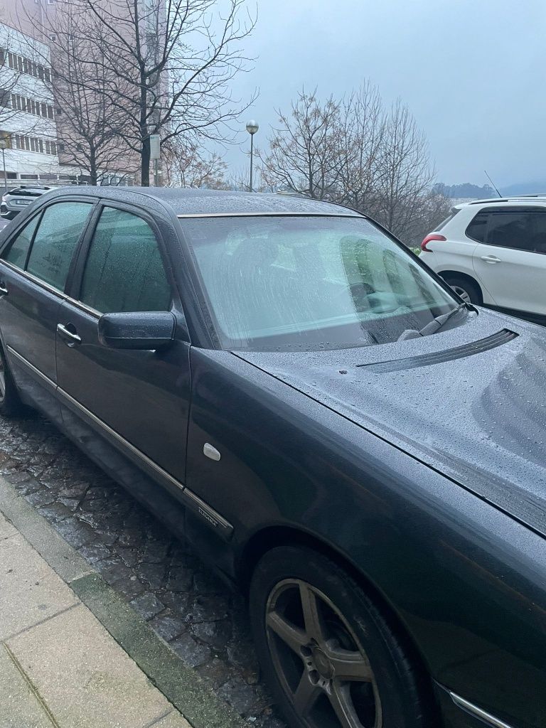 Vendo Mercedes-Benz