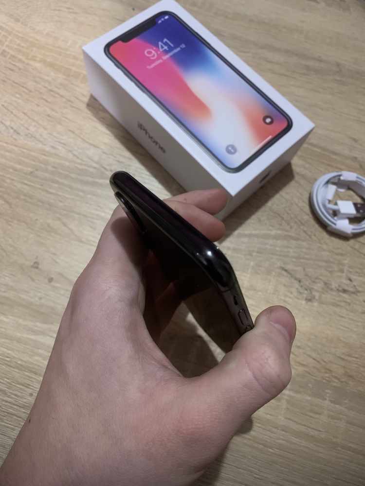 iPhone X 256 GB black все работает