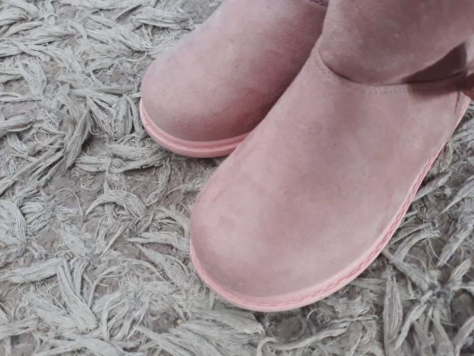 Śliczne kozaki dla dziewczynki