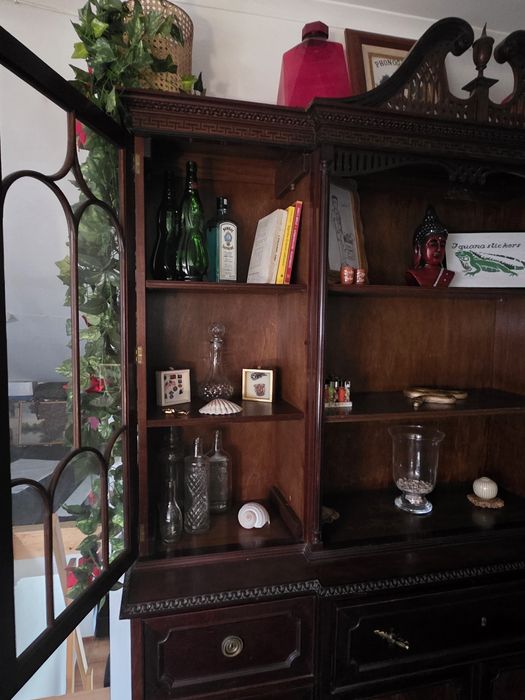 Móvel grande e robusto