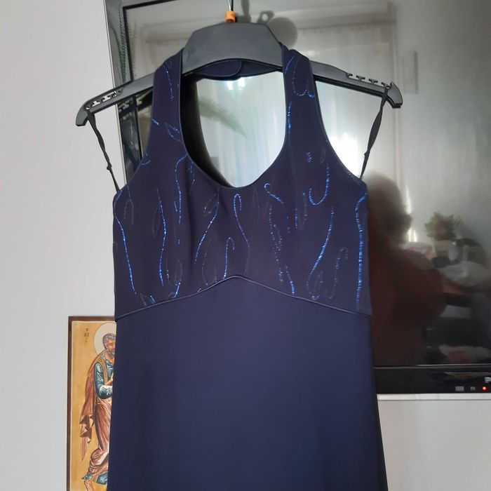 Granatowa elegancka wyjściowa sukienka