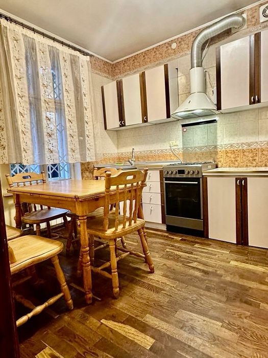 Оренда будинку (спарка) вул.Антоновича, розглядають з тваринами.