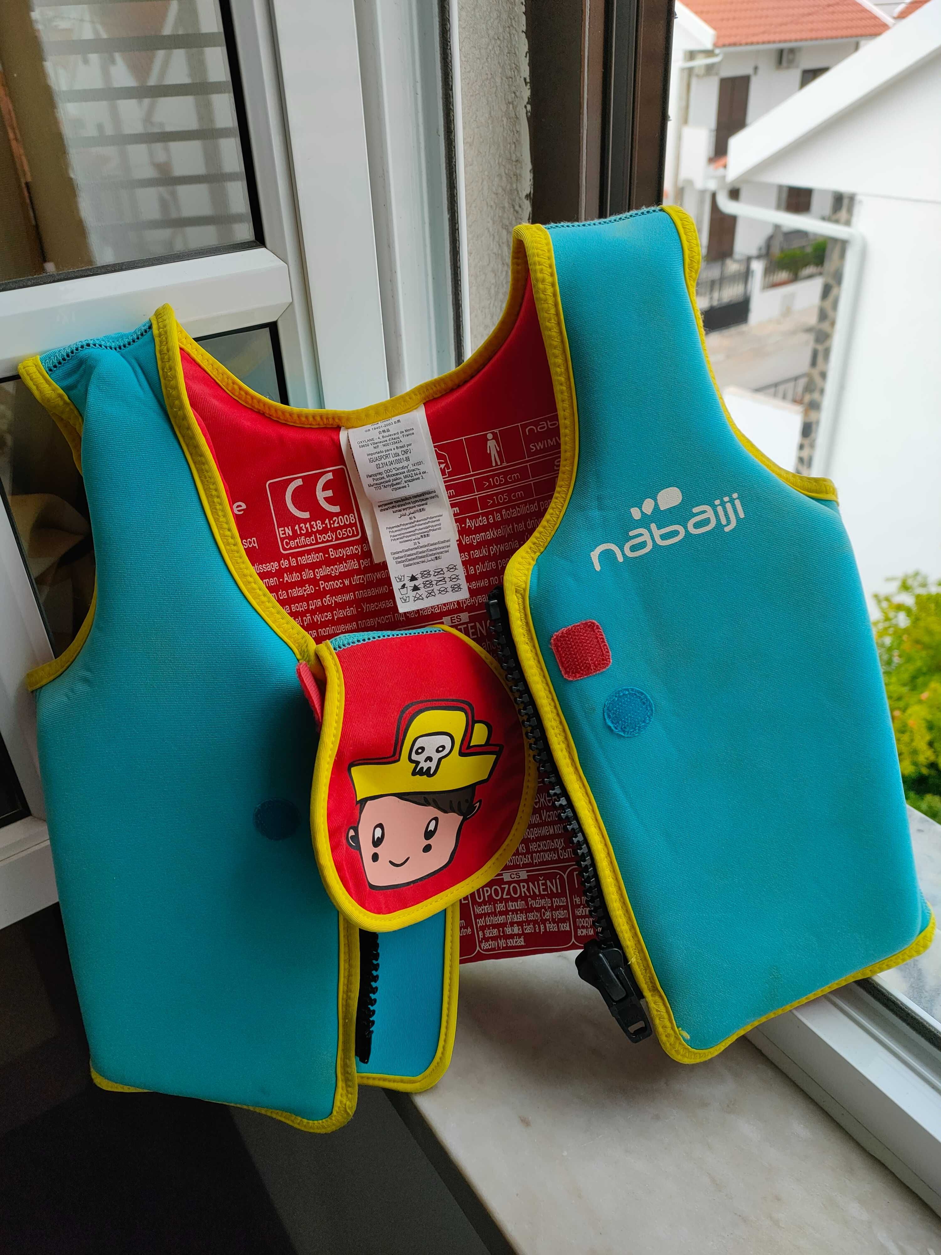 Colete para criança de 4 anos Usado em boas condições, para natação.