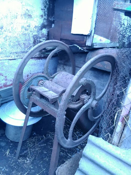 Січкарня ручна на чотири ножі