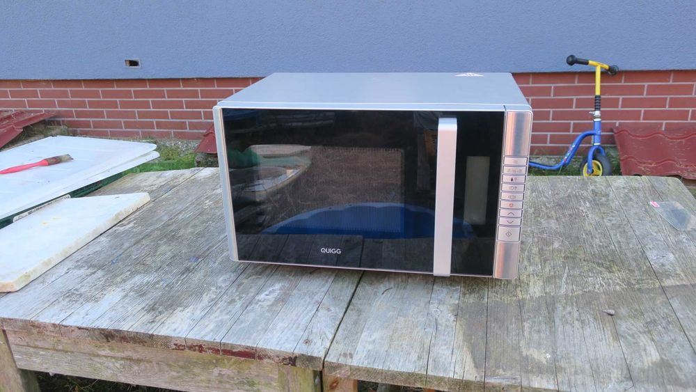 Kuchenka mikrofalowa Quigg MD16550 grill