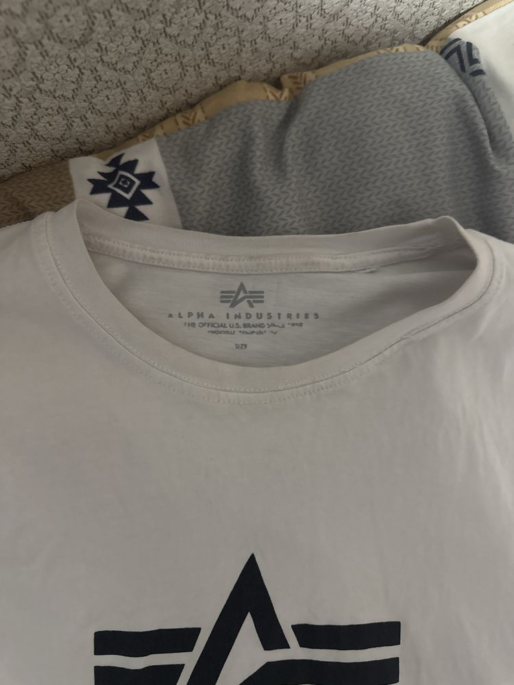 Продам футболку Alpha Industries (оригінал)