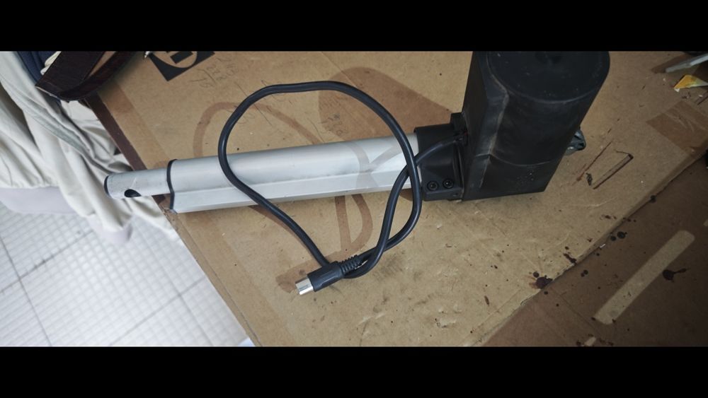 Motor eléctrico para movimentação de sofás