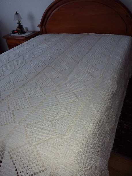 Colcha de cama de casal em crochet