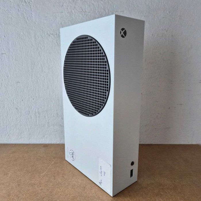 Uszkodzona konsola Xbox Series S