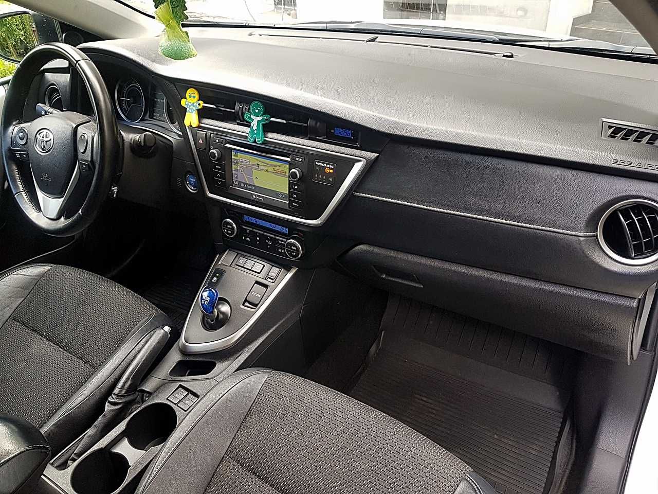Toyota Auris II 1,8 Benz-Hybryda 2013 Nawig Alusy Automat Stan SUPER !