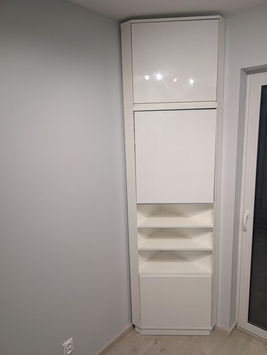 Szafka narożna 60 cm na 40 cm wysokość 2.75 m