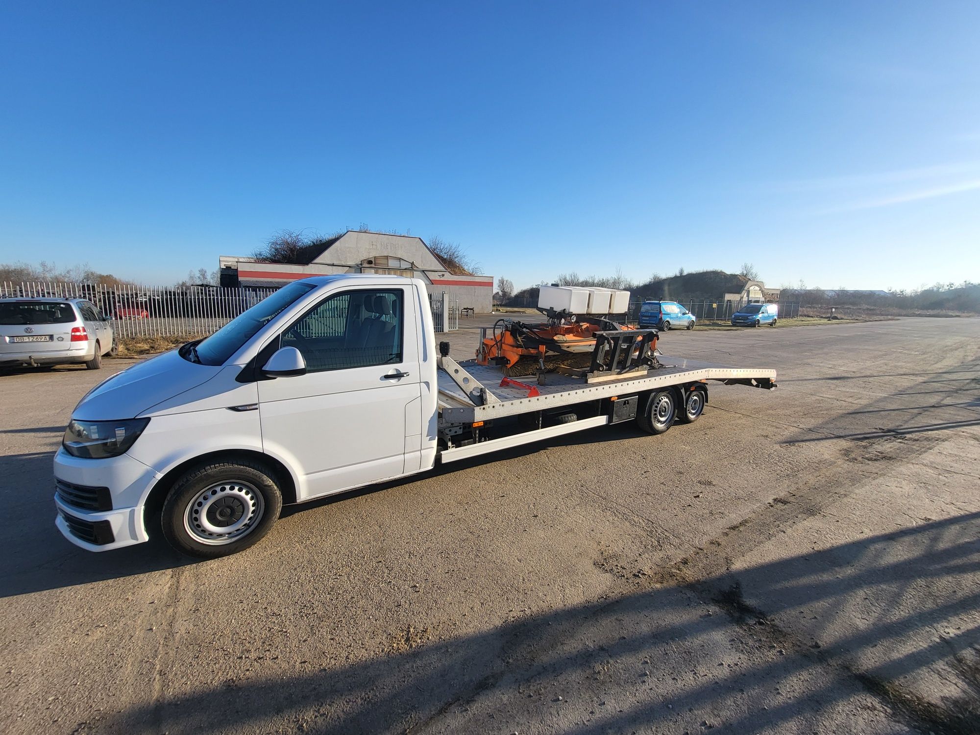 LAWETA-BRZEG.PL POMOC DROGOWA transport Traktor Koparka Widlak Maszyny