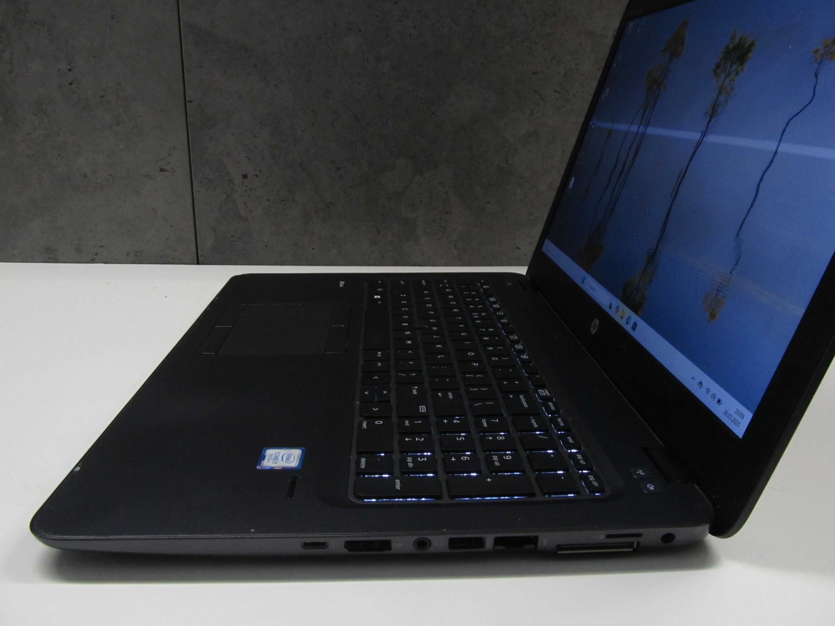 GAMING HP Zbook 15u G4 i7 7500U 16GB 256SSD AMD FirePro W4190M AUTOCAD