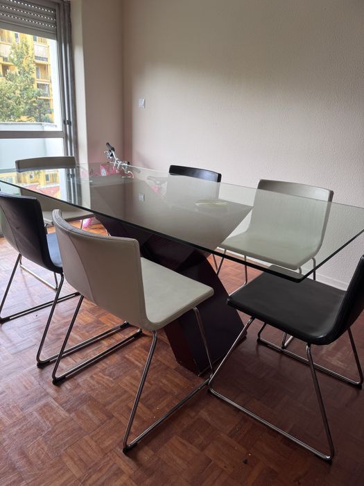 Mesa de jantar com 6 cadeiras