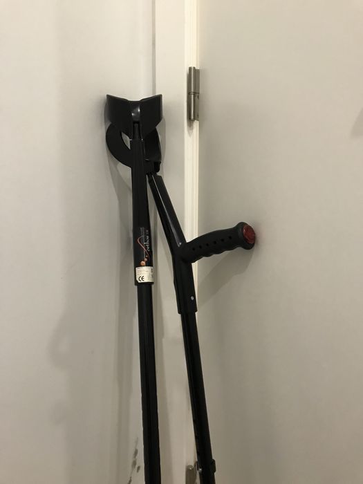 Canadianas muletas Adulto