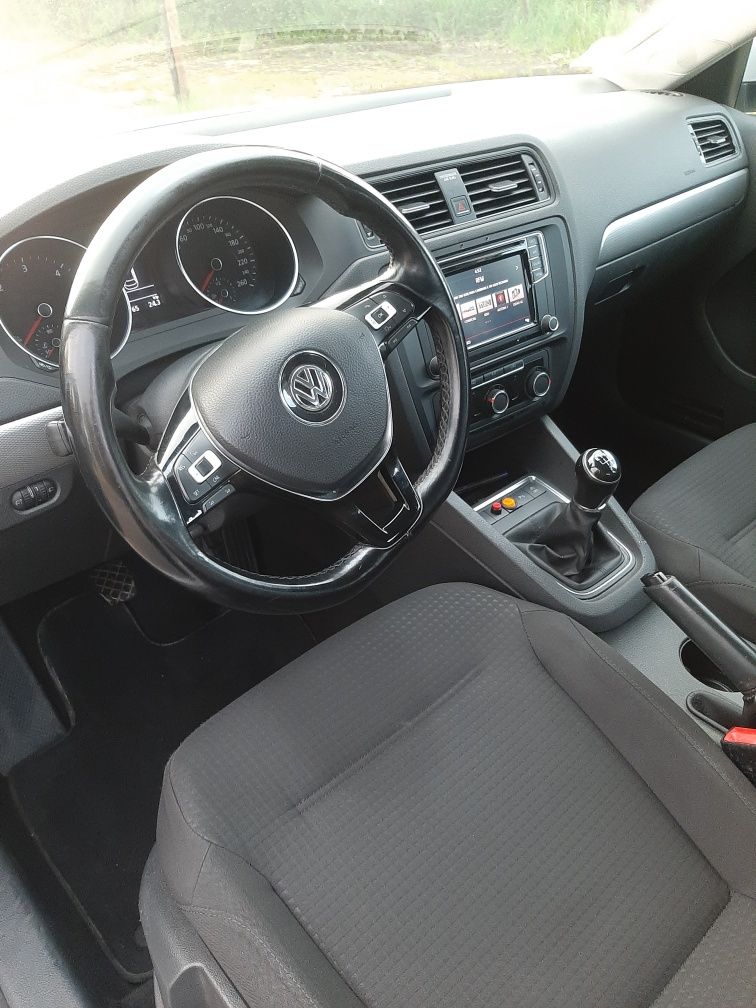 Vw jetta 2.0 tdi de 110cv ano 2017 possibilidade de financiamento