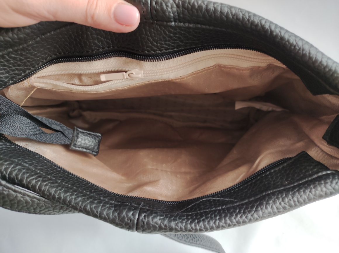 Нова жіноча сумка сумочка через плече чорного кольору