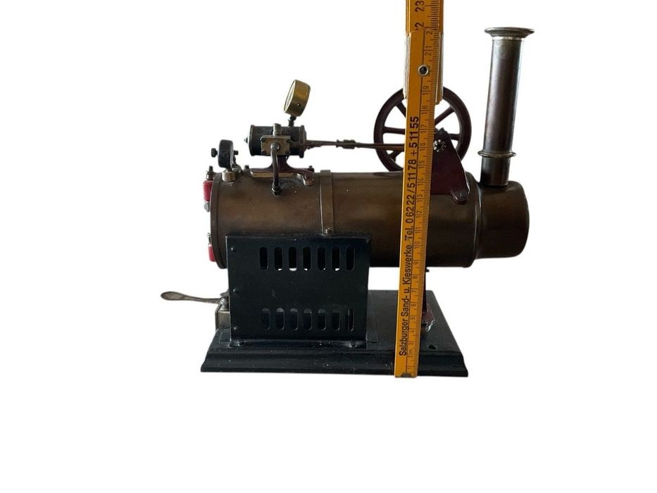 Rara antiga máquina a vapor