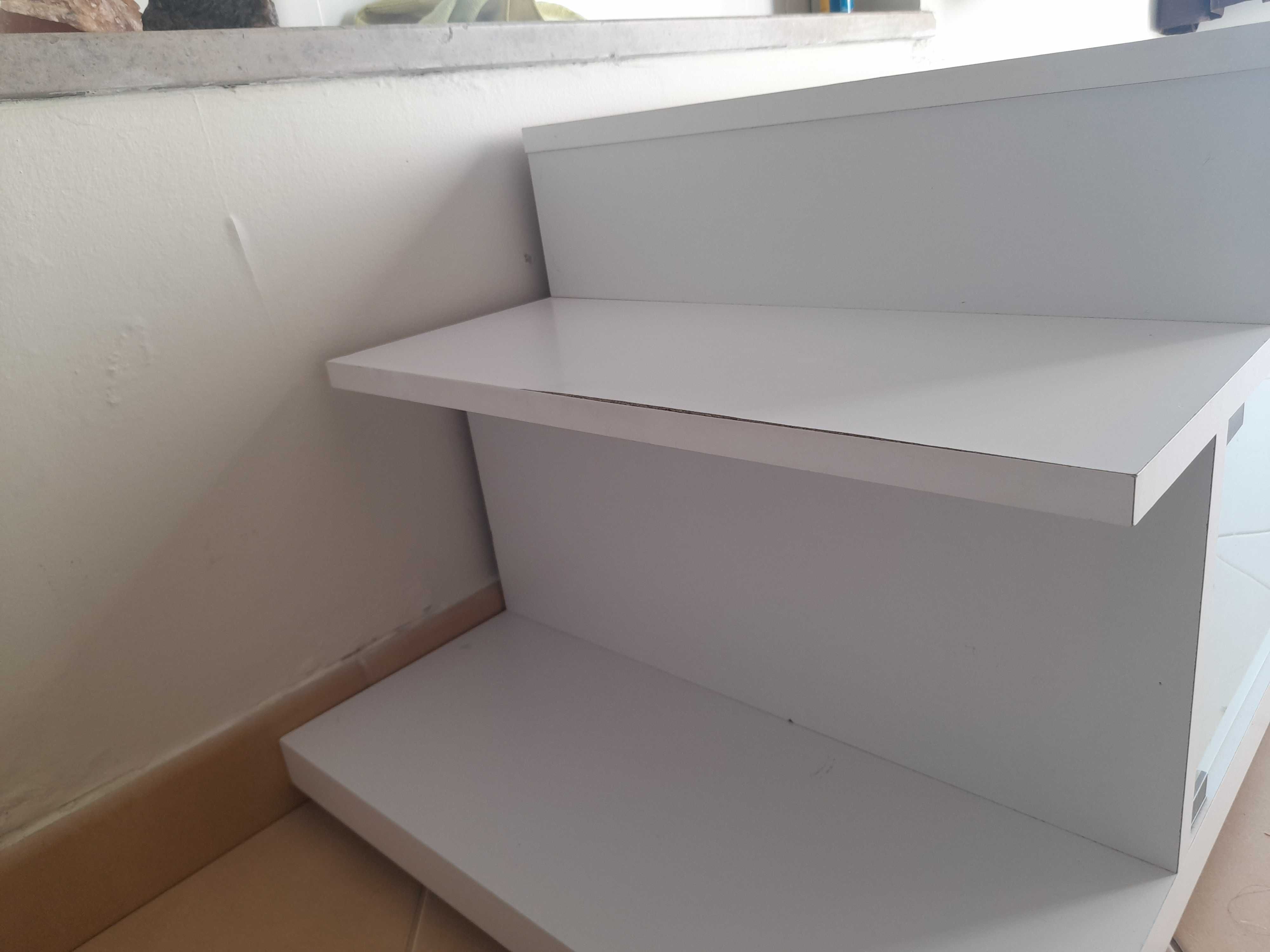 Móvel branco / Mesa de TV / Móvel casa