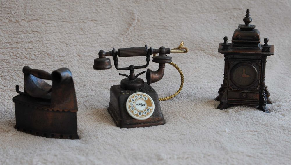 Balança antiga e outros objectos vintage  ( Ler texto )