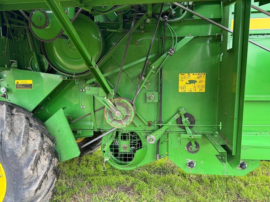 Комбайн свіжопригнаний John Deere 1052
