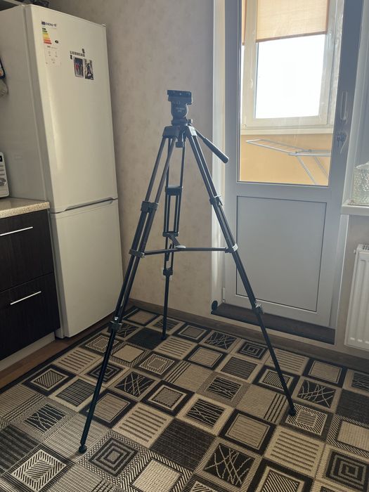 Штатив Libec TH-650DV з площадкою манфротто