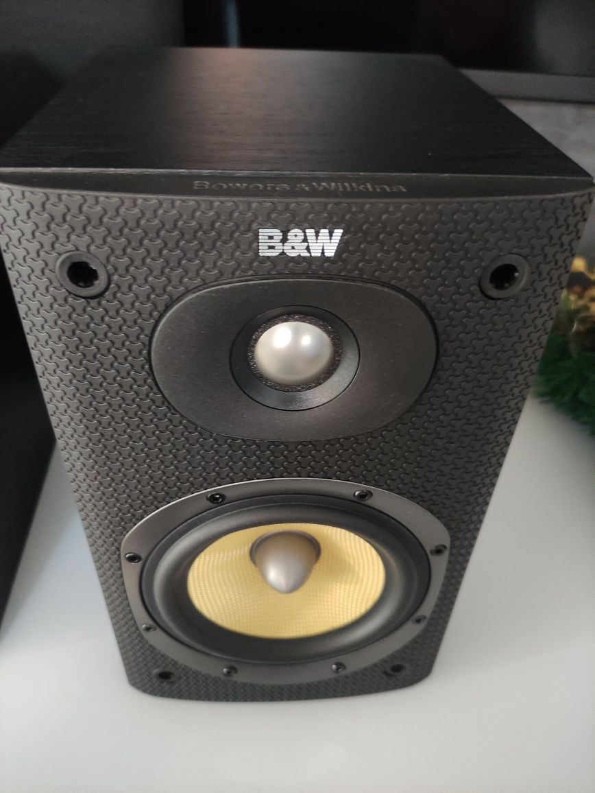 Świetne Hi-End owe kolumny głośnikowe B&W DM600 S3