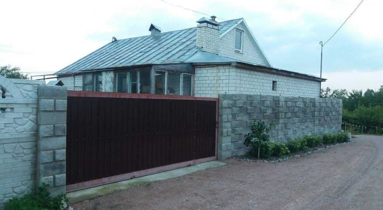 № 12460 - Будинок 8 кілометрів від Житомира с.Піски. Будинок 8х12м