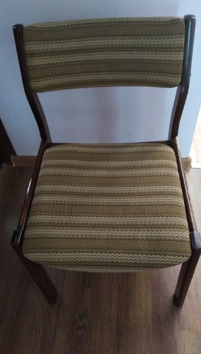 Krzesła stare orginalne