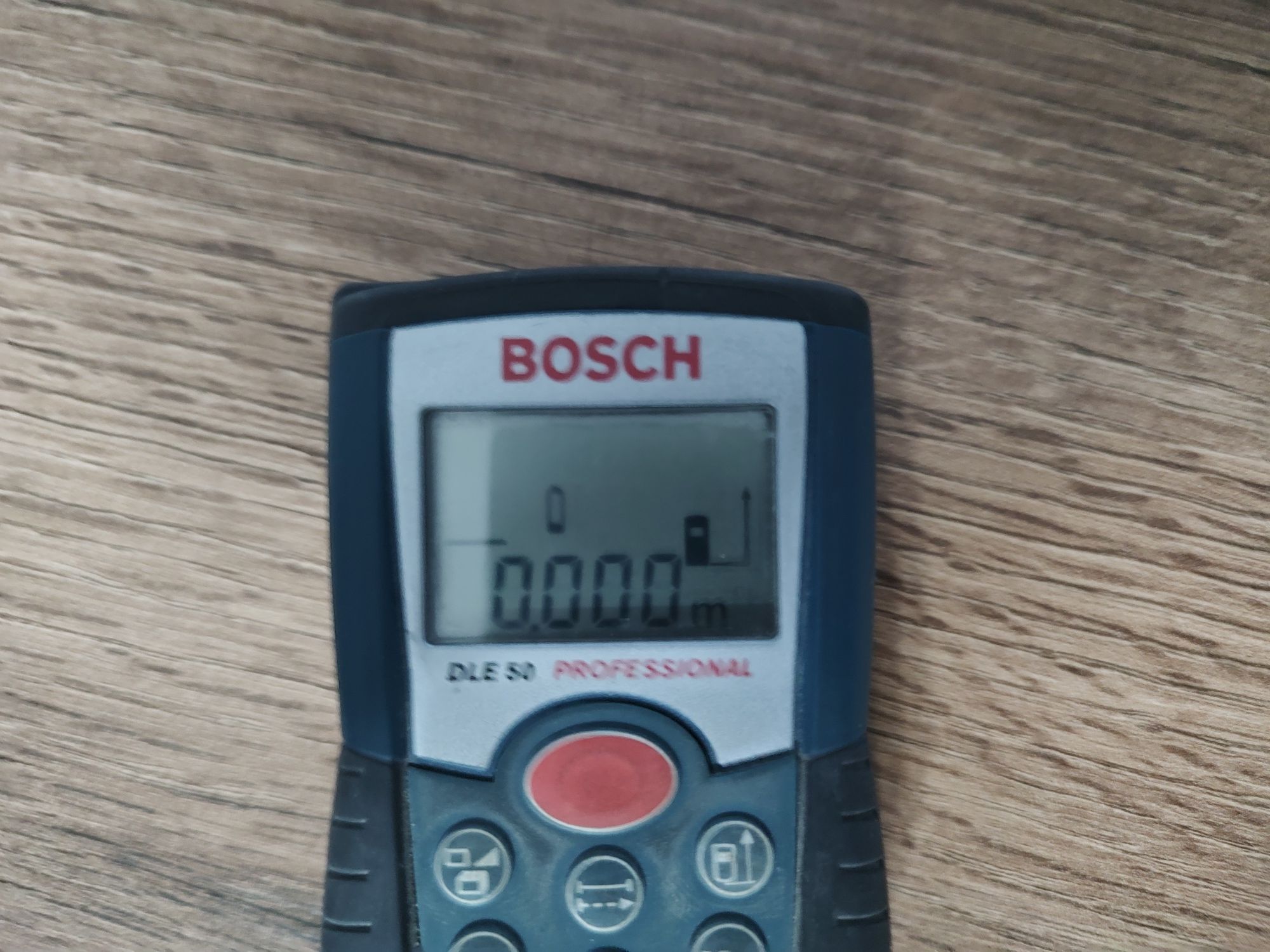 Лазерний далекомір Bosch dle50