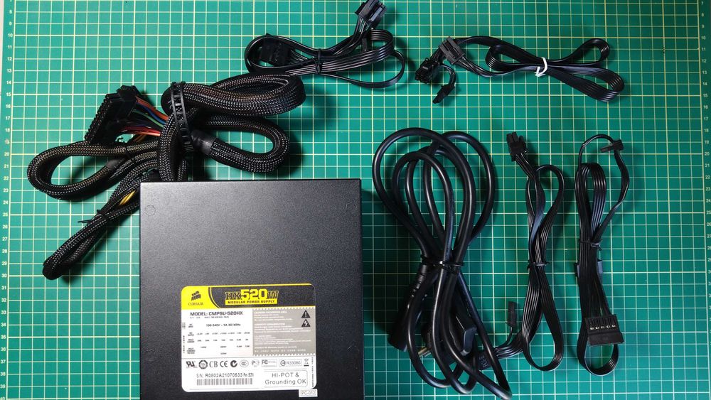 Zasilacz komputerowy Corsair CMPSU-520HX 520W