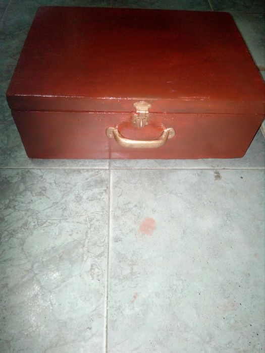 Mala ferramenta muinto antiga mas restaurada