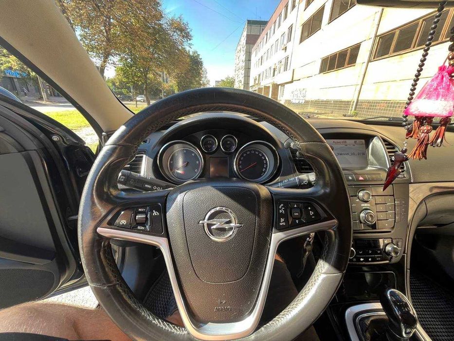 Продаю Opel Insignia 2011