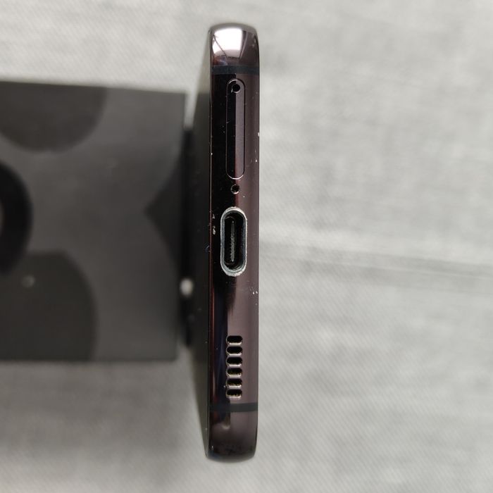 Zestaw SAMSUNG S22 8/128 gb + szybka ładowarka indukcyjna