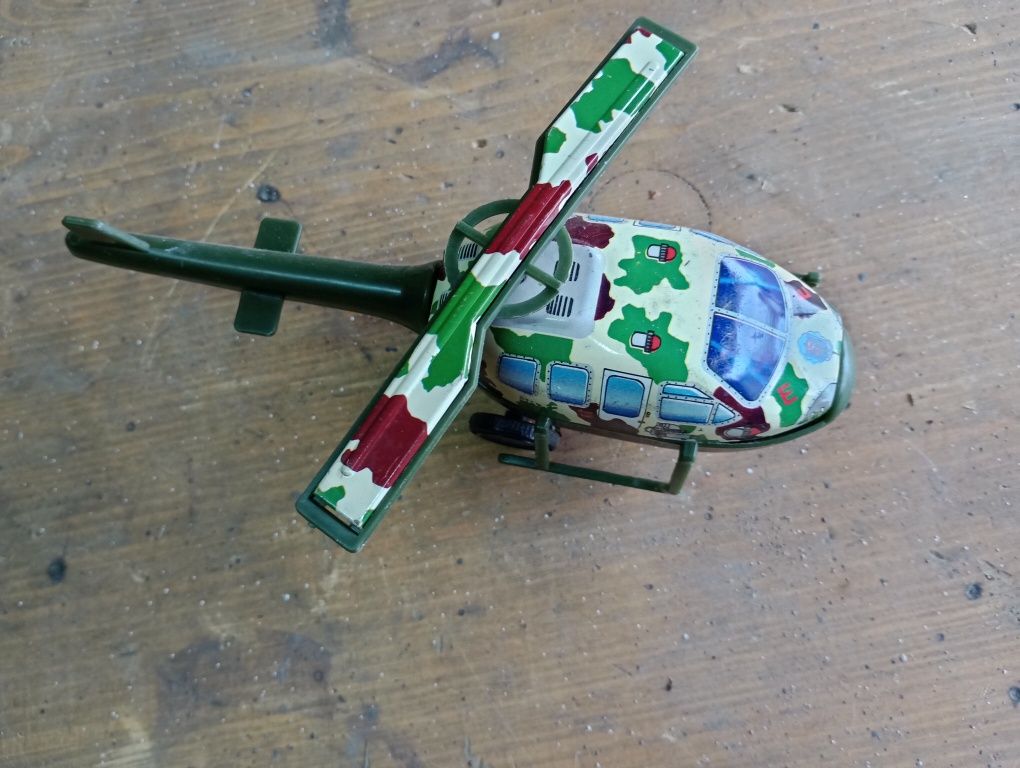 Retro metalowo plastikowy helikopter zabawka z lat 80