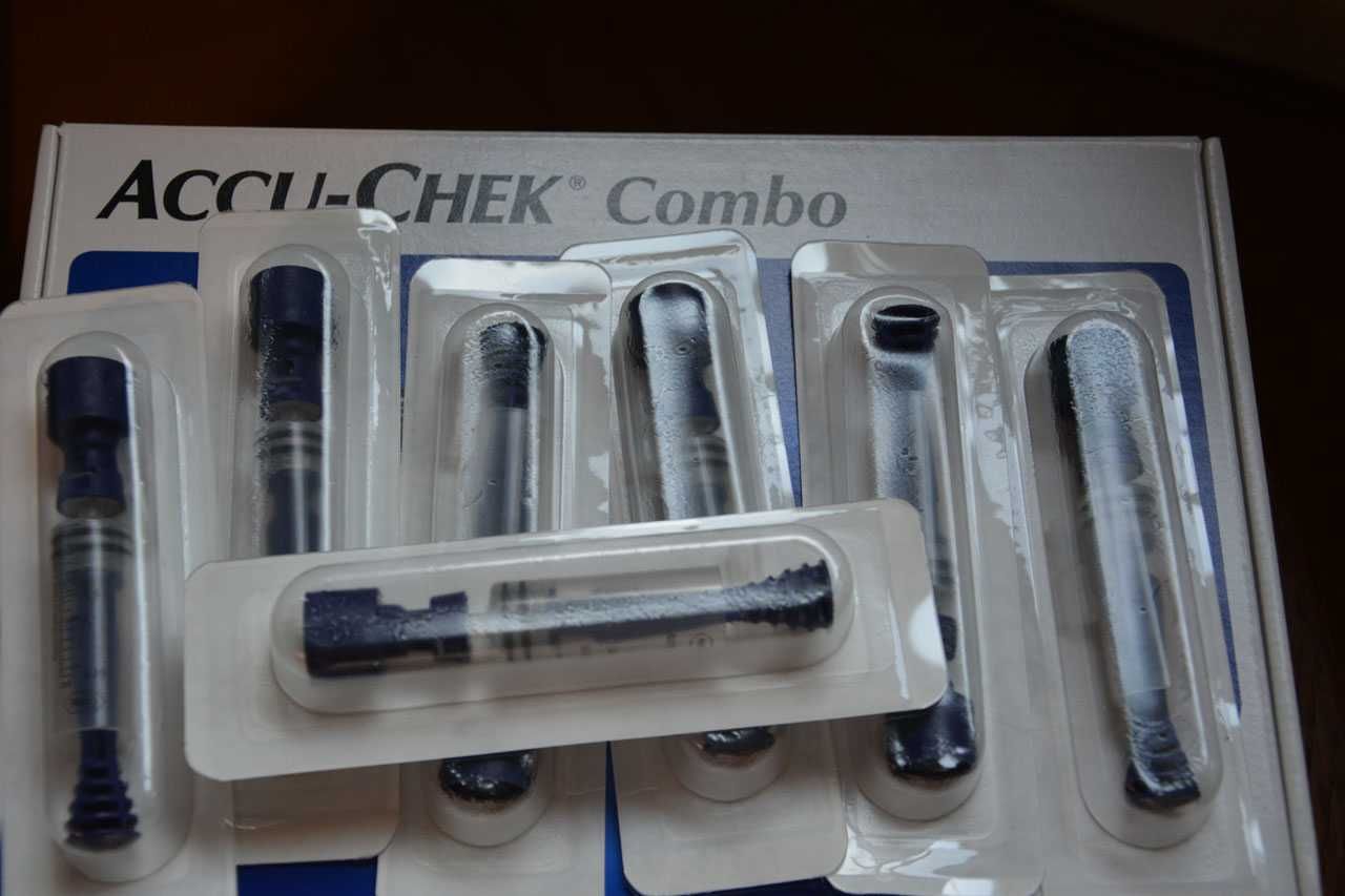 Pompa insulinowa Accu-Chek Combo + pilot i akcesoria