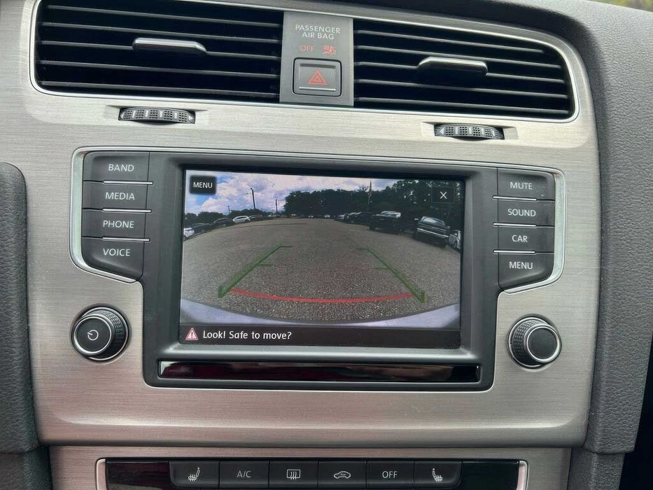 Volkswagen Golf Wolfsburg Edition 4-Door      2017