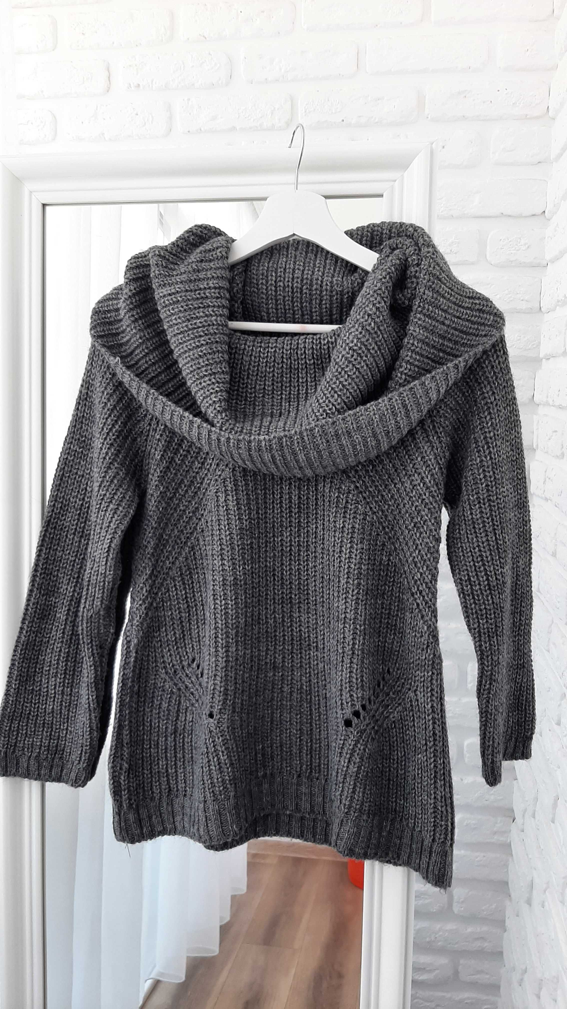 Жіночий светр, сірого кольору
