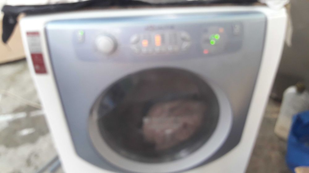 Maquina lavar Ariston Aqualtis 8k em muito bom estado