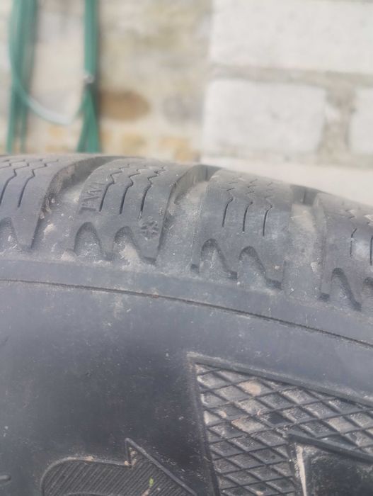 Koła zimowe na felgach stalowych 195/65 R15 rozstaw otworów 5x100